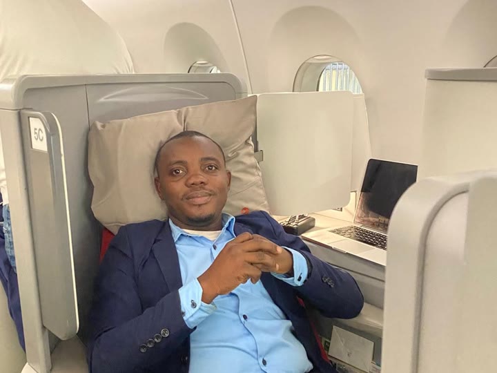Soglo Eric Houenafa lors d’un déplacement professionnel international